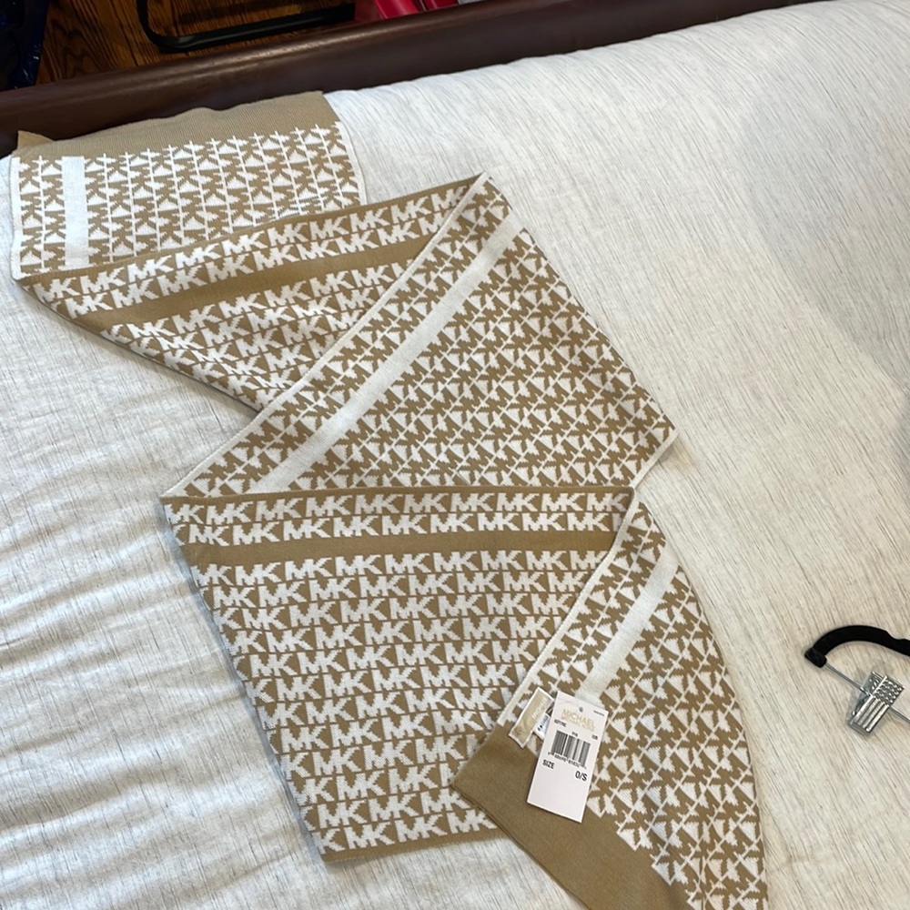 Michael Kors scarf